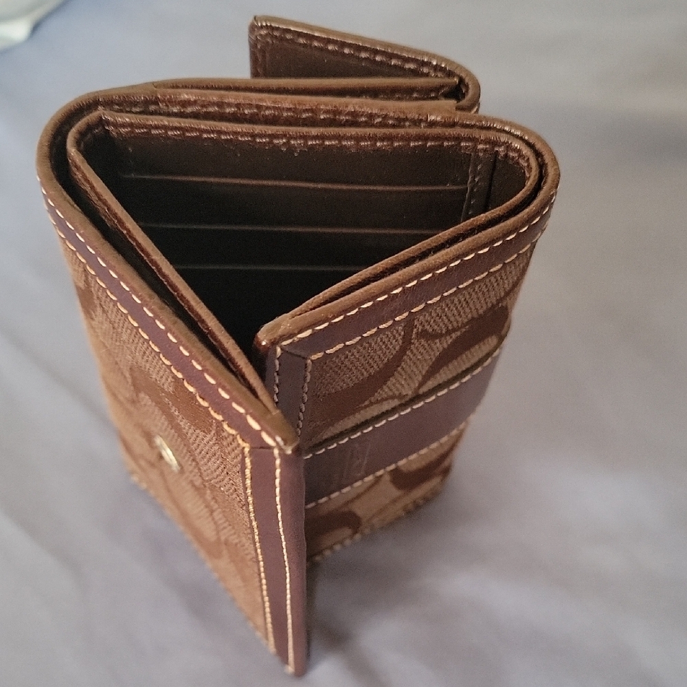 Coach Tan and Brown Signature Wallet - Picture 5 of 5